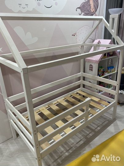 Детская кровать домик с матрасом