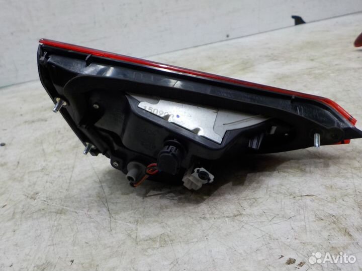 Фонарь задний правый внутренний Hyundai Elantra 20