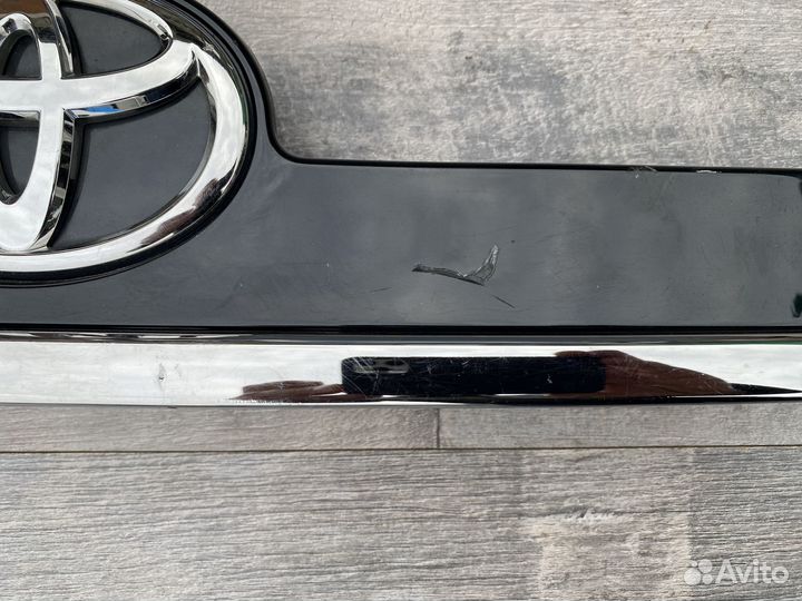 Toyota camry v50 накладка крышки багажника