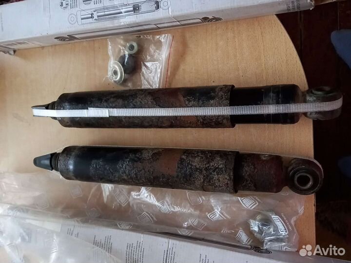 Стойки задние Лифан х60