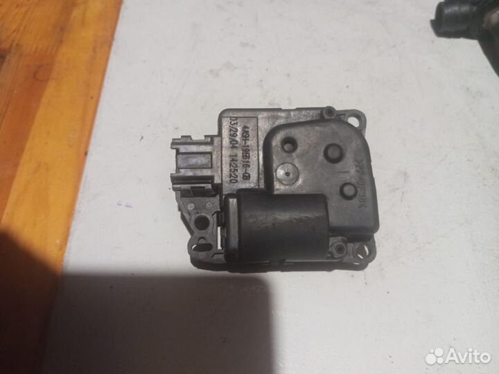 Мотор заслонки печки nissan infiniti armada QX56 t