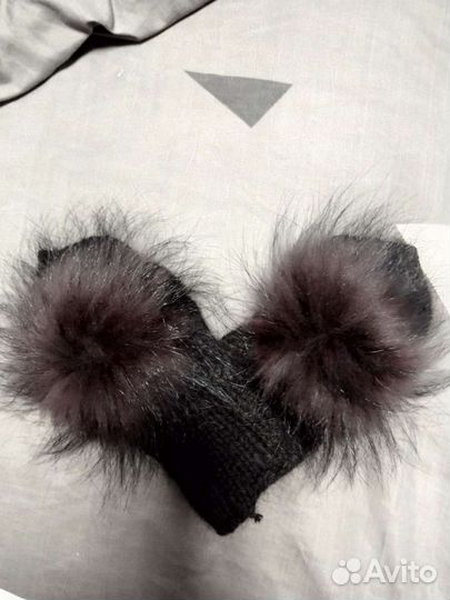 Варежки С помпоном