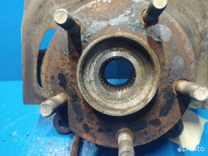 Кулак поворотный передний правый Nissan X-Trail