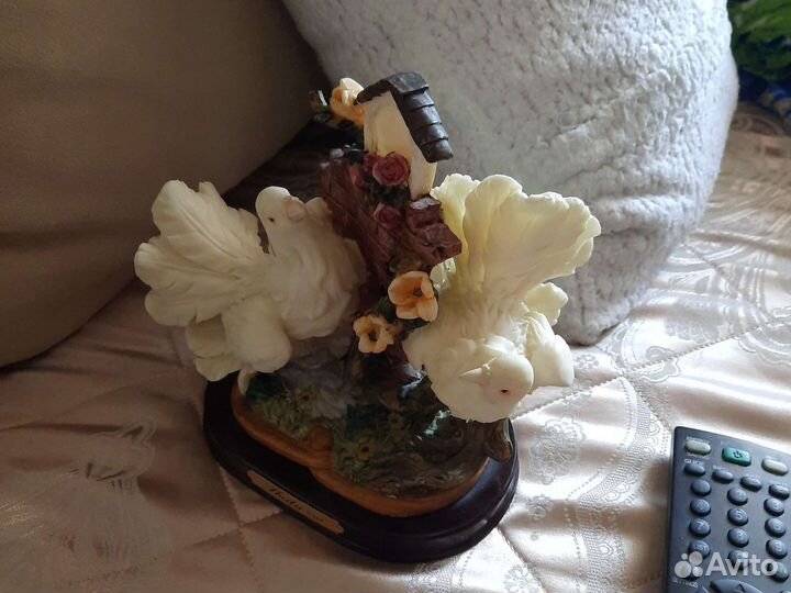 Статуэтка голуби