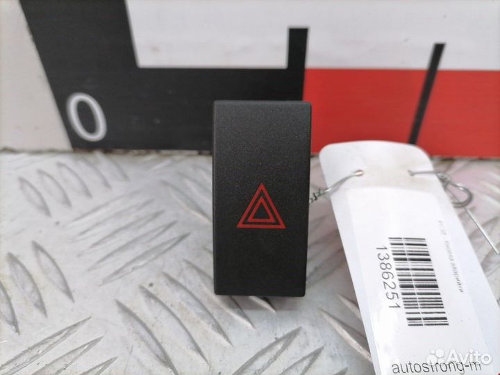 Кнопка аварийной сигнализации Ford C-Max 2006