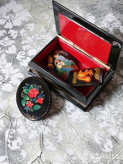 Шкатулки мстёра, холуй