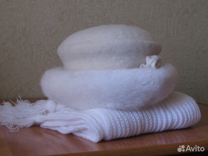 Шапка женская белая р. 54