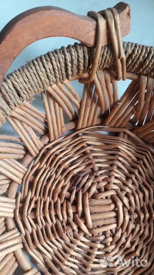 Корзинка плетённая