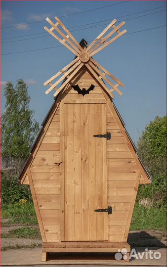 Уличный туалет деревянный
