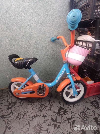 Детский велосипед бу 3-7 лет с боковыми колесами