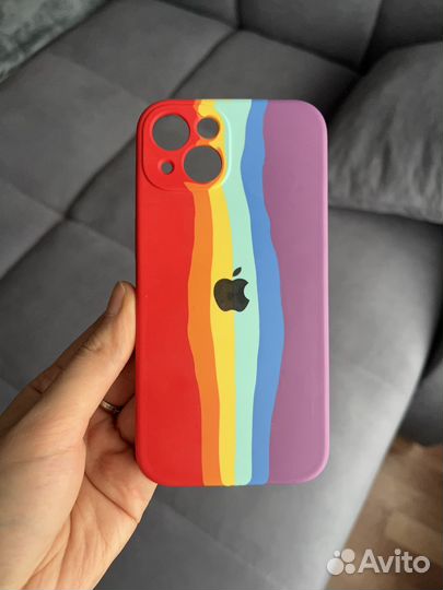 Чехлы на телефон iPhone 13