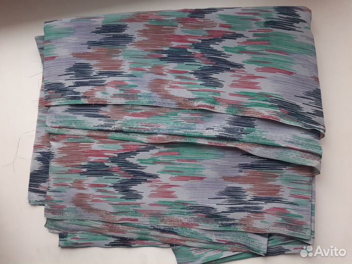 Отрез ткани шелк