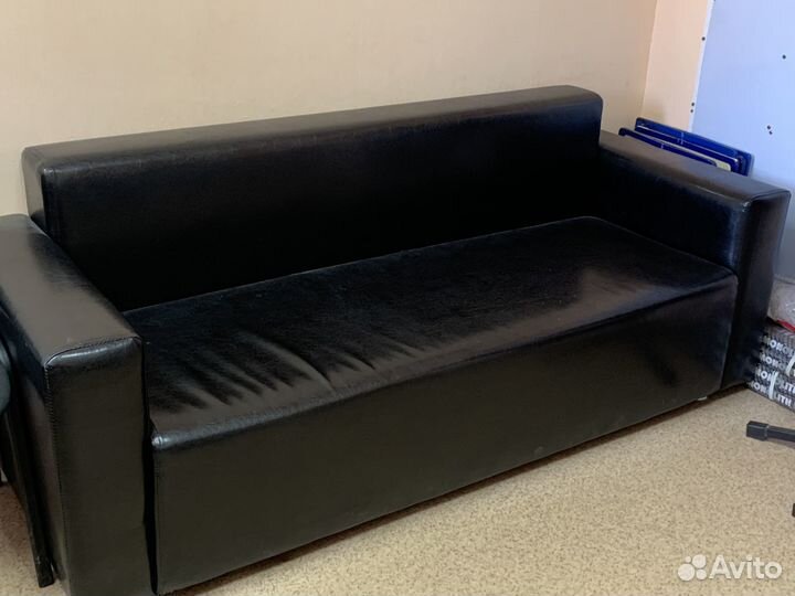 Столы офисные, тумбы, стелажи