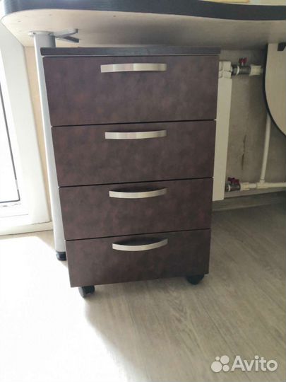 Письменный стол и стеллаж