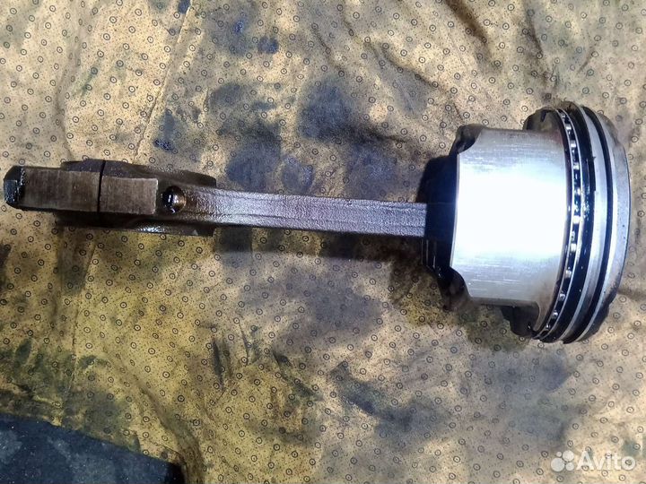 Поршень на Chevrolet Lacetti 1.6