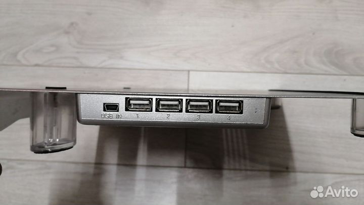 Подставка с охлаждением для ноутбука