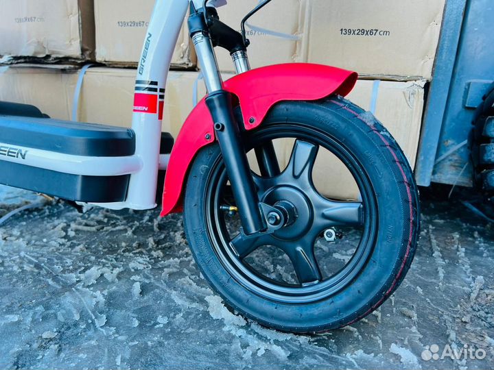 Электроскутер (электросамокат велосипед)