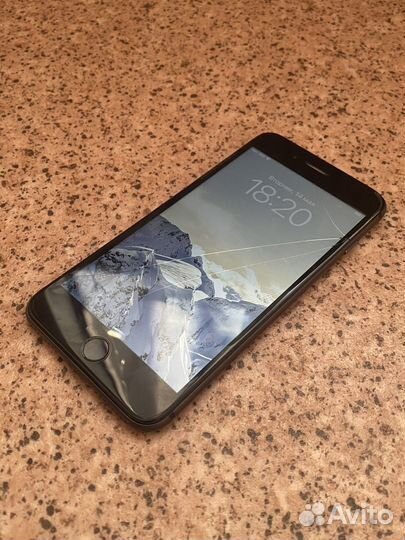 iPhone 8 Plus, 64 ГБ