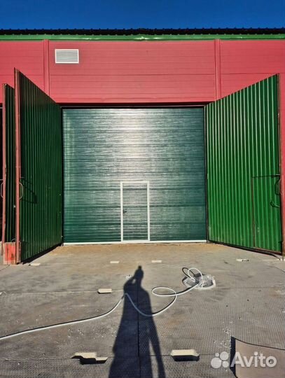 Секционные ворота