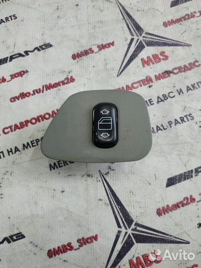 Кнопка стеклоподъемника w210 Mercedes зад