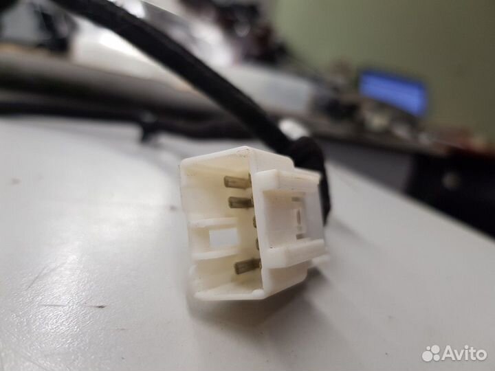 Электропроводка обшивки двери передняя левая