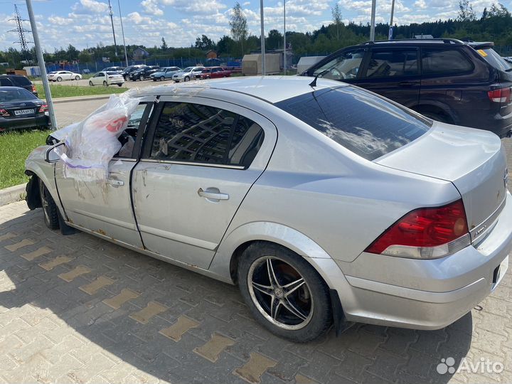 Опель астра Н седан в разбор на запчасти