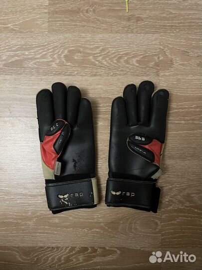 Вратарские перчатки sells