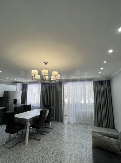 2-к. квартира, 80 м², 1/4 эт.