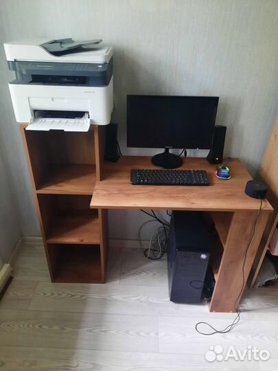 Компьютерный стол