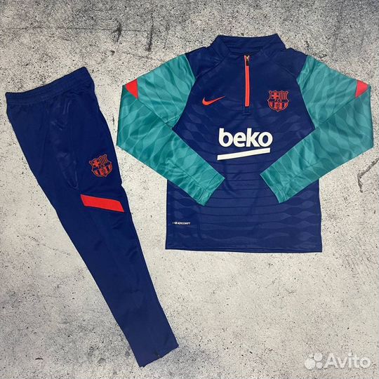 Футбольный тренировочный костюм