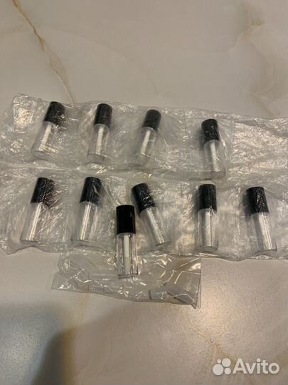 Контейнер для блеска для губ