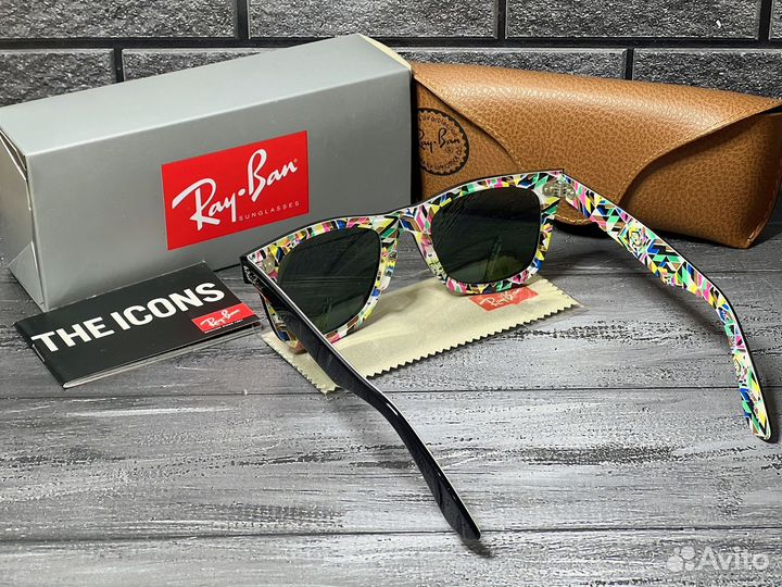 Солнцезащитные очки Ray-Ban Wayfarer