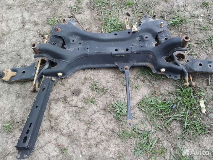 Подрамник Toyota Corolla E150