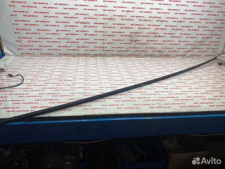 Молдинг крыши правый Mitsubishi Challenger K96