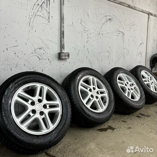 Зимние колеса 215/65 R16