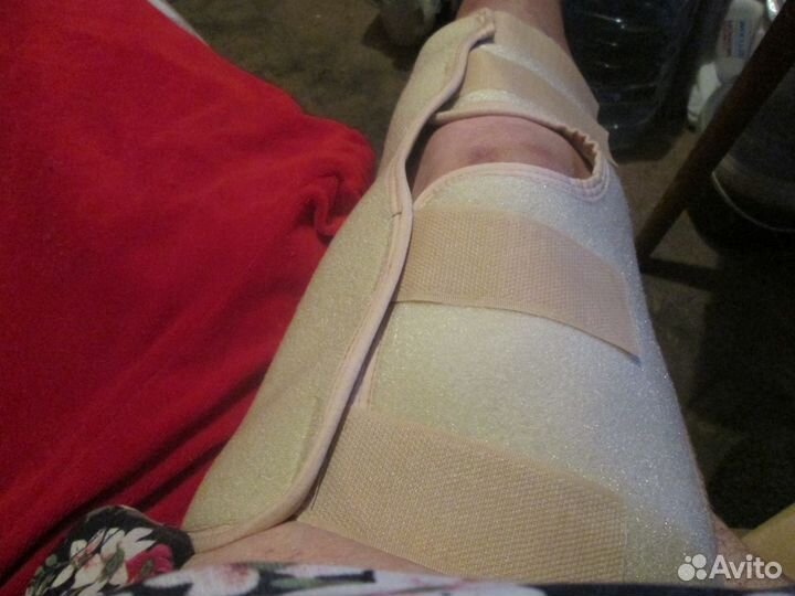 Наколенники- туттеры 2шт., новые. разм.4. Москва