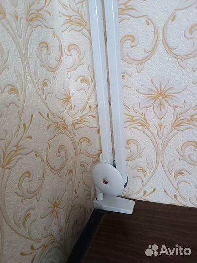 Лампа лупа настольная