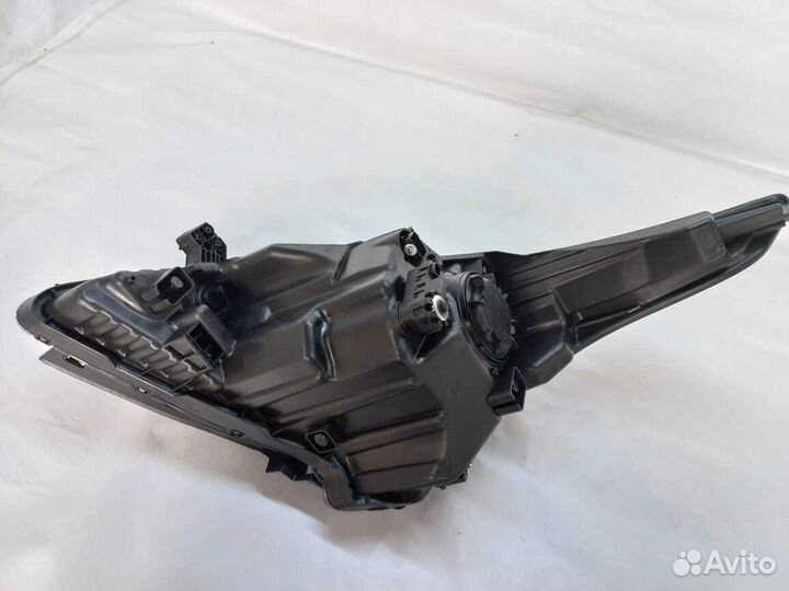 Фара передняя Kia Rio 2020+ правая