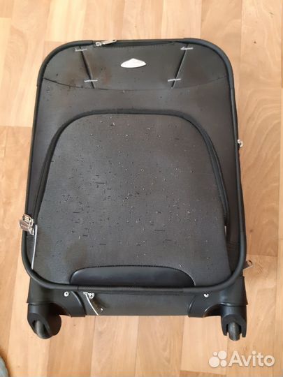 Чемодан,55-37-23+3см,ручка выдвигается,4 колеса