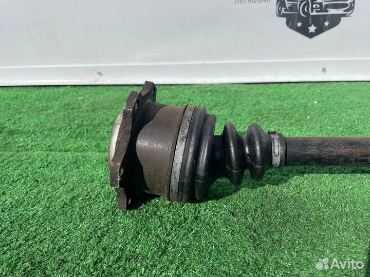 Полуось передняя правая R (привод)