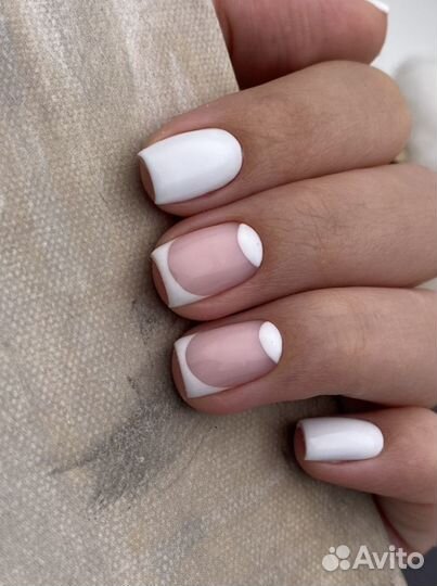 Маникюр, педикюр, наращивание ногтей