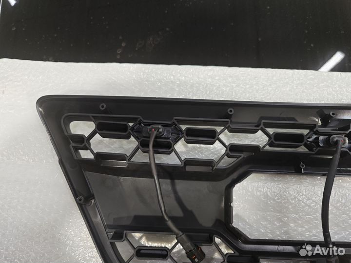 Решетка радиатора Lexus LX470