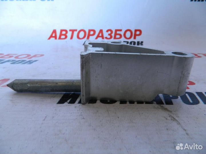 Кронштейн для Volkswagen Golf 5+ 2005-2014г