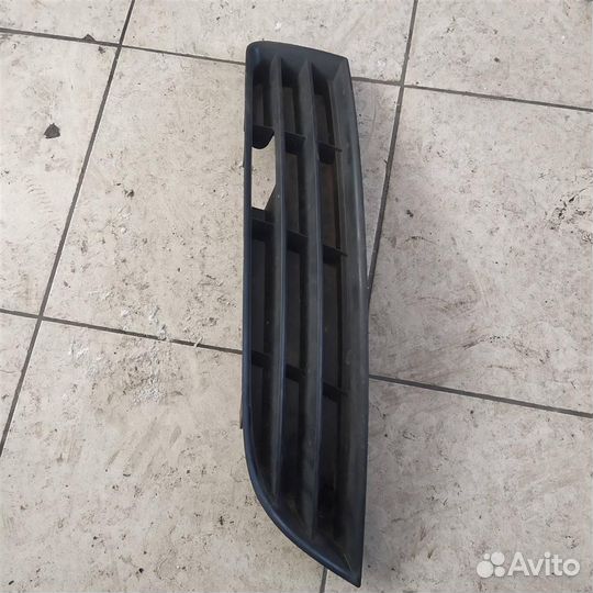 Решетка птф volkswagen passat B6 05-10