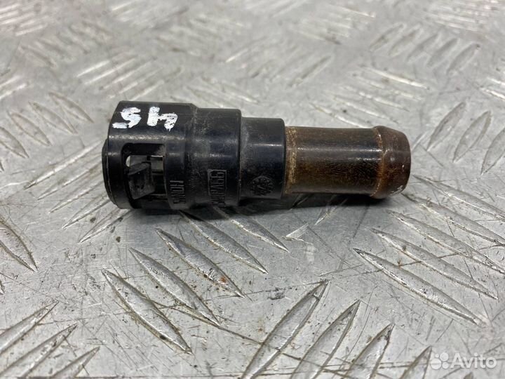 Б/У Штуцер радиатора печки Mazda Demio 2 DY3W zjve