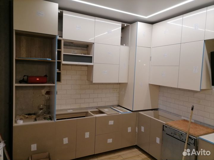 Кухни на заказ, по индивидуальному проекту