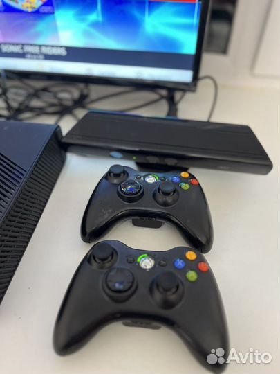 Xbox 360Е freeboot RGH3+58игр+2джоя & kinect