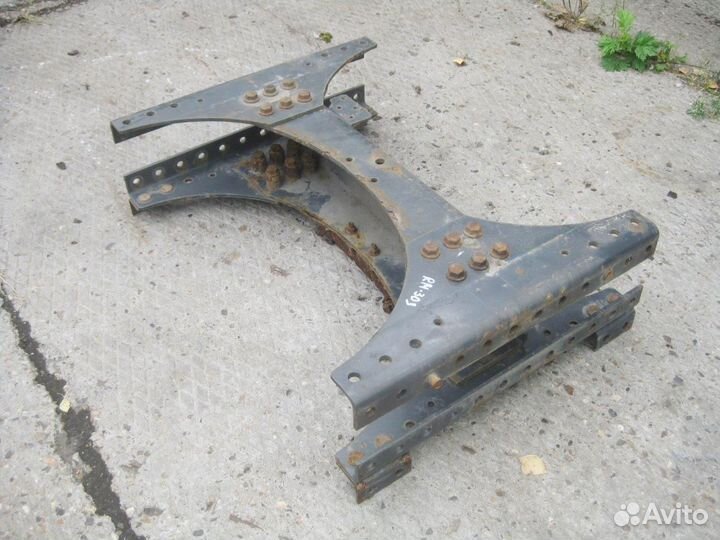 Траверса рамы 7421816379 renault, Premium 2