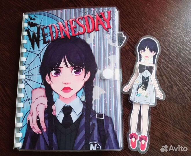 Альбом кукла Уэнсдей Аддамс