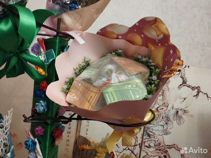 Чайный букет из конфет и чая